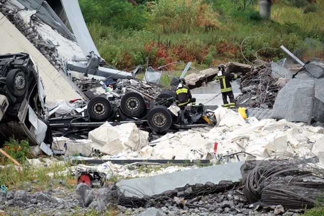 이탈리아 고속도로 다리 붕괴: 베트남 사상자 정보 아직 없어 - ảnh 1