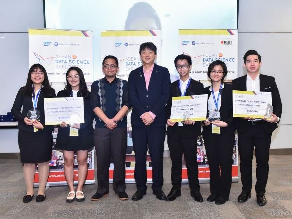 베트남 RMIT 대학생, ASEAN 데이터 과학 탐험가 경연의 일등 획득 - ảnh 1