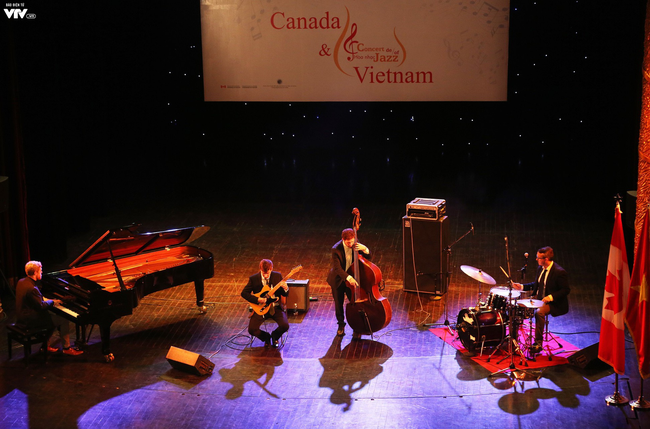 캐나다 – 베트남 간의 외교 수립 45주년 기념 재즈의 밤  - ảnh 1