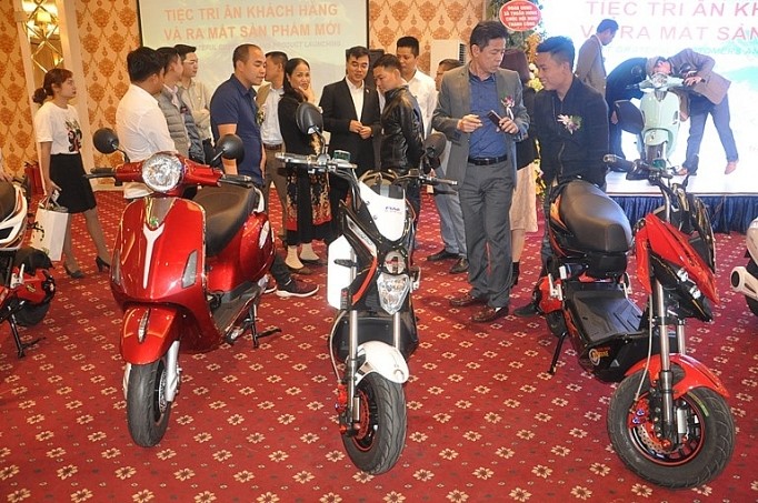 베트남, 환경친화적 전기 오토바이 첫 출현 - ảnh 1