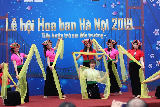 반꽃 축제, 처음으로 하노이에서 개최 - ảnh 1