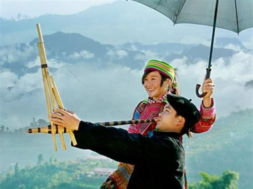 동반 (Đồng Văn) 돌고원에서 열리는 몽족의 캔악기 축제에 특색있는 활동 많이 있어 - ảnh 1