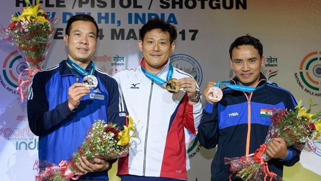 Xạ thủ Hoàng Xuân Vinh giành Huy chương bạc ở Cúp bắn súng Thế giới - ảnh 1