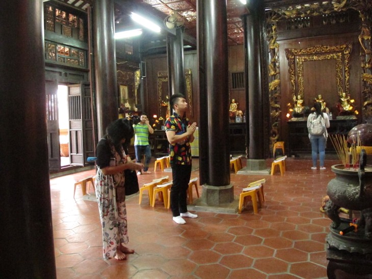 Đoàn thanh thiếu niên kiều bào thăm chùa Vĩnh Tràng, Tiền Giang - ảnh 4