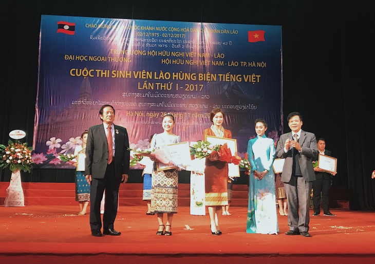 Sôi nổi cuộc thi hùng biện tiếng Việt của các sinh viên Lào - ảnh 7
