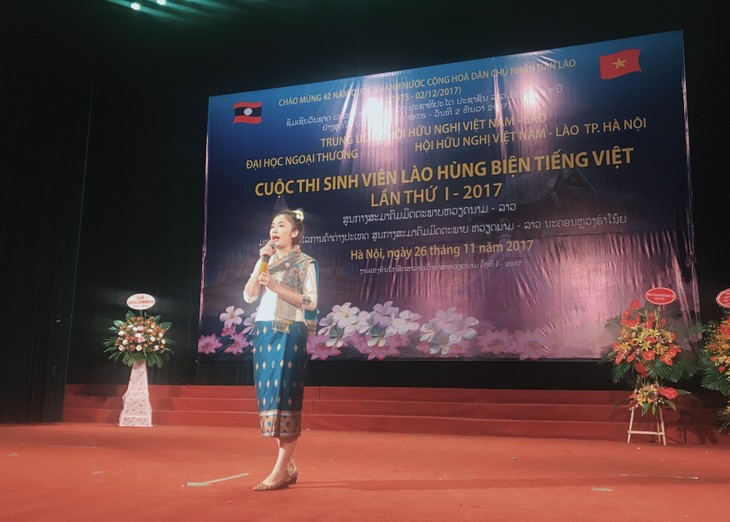 Sôi nổi cuộc thi hùng biện tiếng Việt của các sinh viên Lào - ảnh 12
