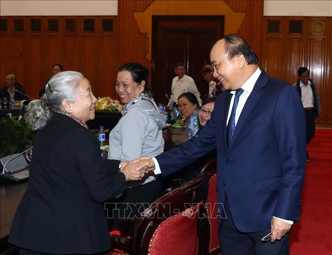 Thủ tướng Nguyễn Xuân Phúc tiếp đoàn đại biểu người có công quận Hải Châu, Đà Nẵng - ảnh 2
