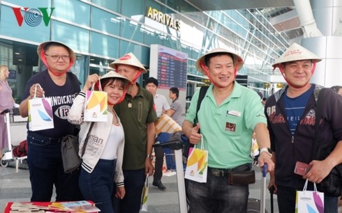 Đà Nẵng đón chuyến bay AirAsia đầu tiên đến từ Chiang Mai - ảnh 1