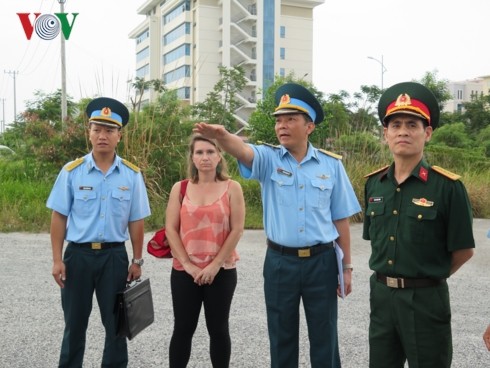 Đoàn trợ lý Nghị sĩ Hoa Kỳ thăm khu xử lý dioxin sân bay Đà Nẵng - ảnh 1