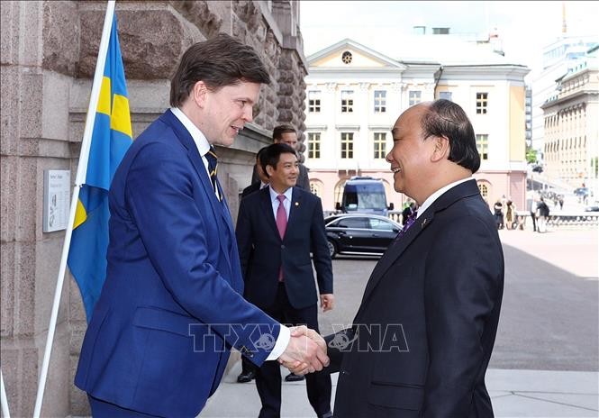 Thủ tướng Nguyễn Xuân Phúc gặp Chủ tịch Quốc hội Thụy Điển Andreas Norlen - ảnh 1