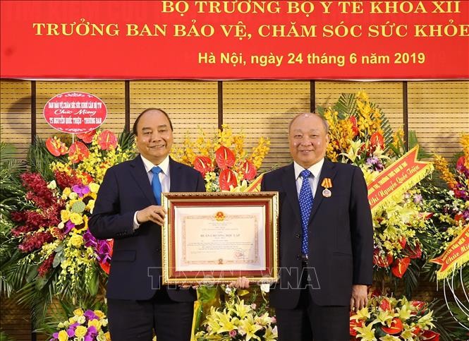Thủ tướng Nguyễn Xuân Phúc dự lễ trao Huân chương Độc lập hạng Nhất cho ông Nguyễn Quốc Triệu - ảnh 1