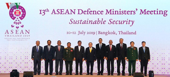 Bộ trưởng Quốc phòng ASEAN đồng thuận về an ninh bền vững - ảnh 1