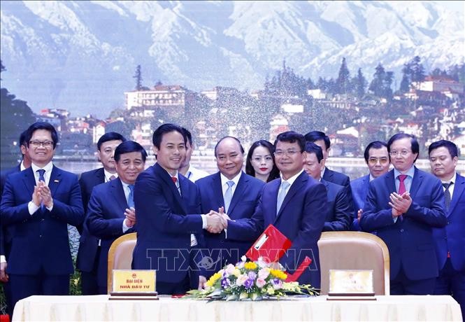 Thủ tướng Nguyễn Xuân Phúc dự Hội nghị xúc tiến đầu tư tỉnh Lào Cai - ảnh 1