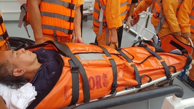 Cứu nạn khẩn cấp thuyền viên người Philippines bị tai biến trên biển - ảnh 1