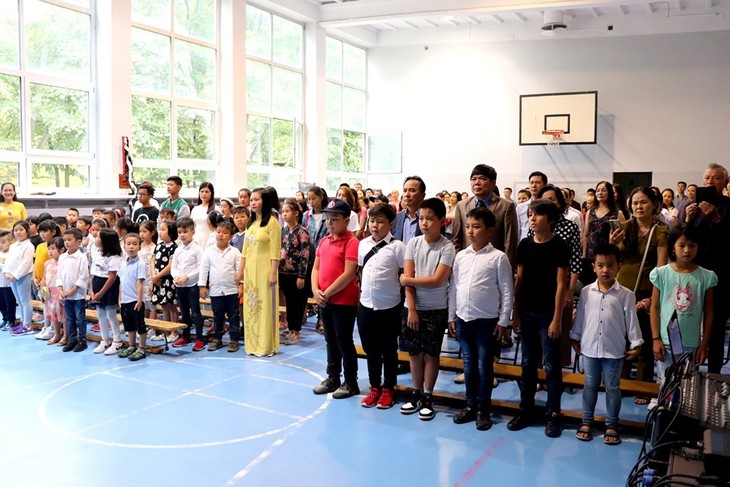 Trường tiếng Việt Lạc Long Quân tại Ba Lan khai giảng năm học mới 2019-2020 - ảnh 2