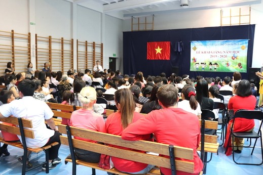 Trường tiếng Việt Lạc Long Quân tại Ba Lan khai giảng năm học mới 2019-2020 - ảnh 3