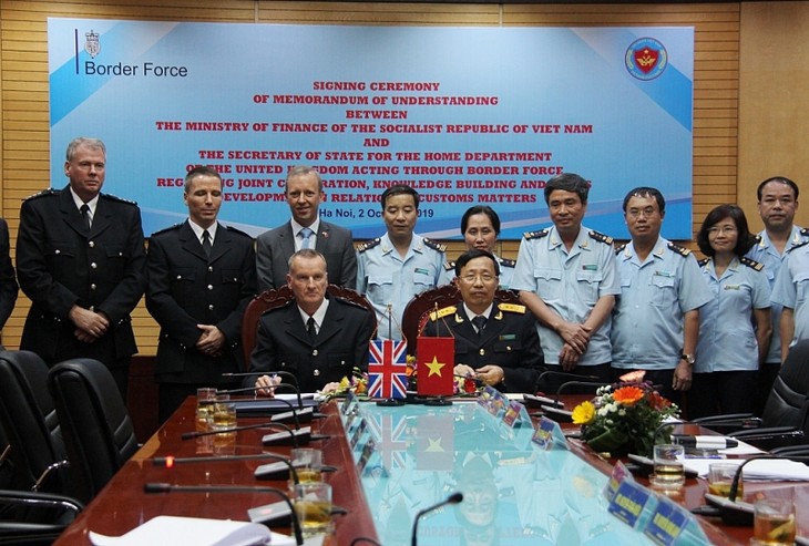 Hải quan Việt Nam ký Biên bản ghi nhớ về hợp tác với Cơ quan bảo vệ Biên giới Vương quốc Anh - ảnh 1
