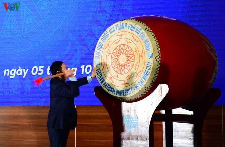 Phó thủ tướng Vương Đình Huệ dự Lễ khai khóa tại Đại học quốc gia Thành phố Hồ Chí Minh - ảnh 1