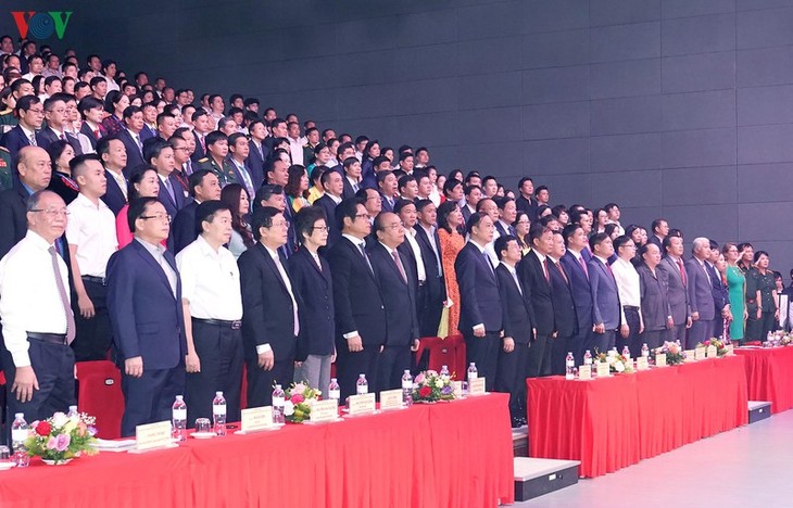 Thủ tướng Nguyễn Xuân Phúc: doanh nghiệp, doanh nhân đem lại sự thịnh vượng của quốc gia  - ảnh 2