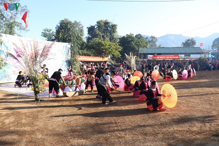 Sôi nổi các hoạt động trong ngày hội giao lưu văn hoá dân tộc Mông tại tỉnh Điện Biên - ảnh 1