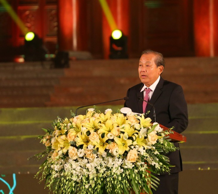 Phó Thủ tướng Trương Hòa Bình dự Chương trình tưởng niệm tri ân 60 liệt sĩ Thanh niên xung phong tỉnh Bắc Thái - ảnh 1