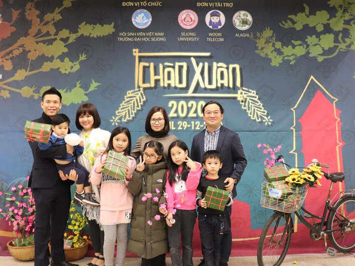 Tưng bừng ngày hội cuối năm và Chào xuân 2020 của Du học sinh Việt Nam tại Hàn Quốc - ảnh 3