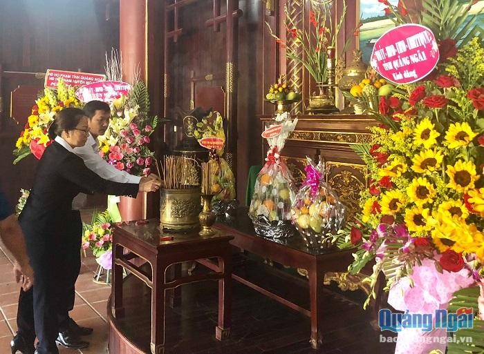 Quảng Ngãi: Dâng hương tưởng niệm 114 năm Ngày sinh cố Thủ tướng Phạm Văn Đồng - ảnh 1