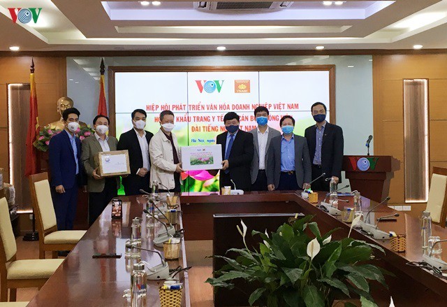 Hiệp hội phát triển văn hóa doanh nghiệp Việt Nam hỗ trợ khẩu trang y tế cho Đài TNVN - ảnh 1