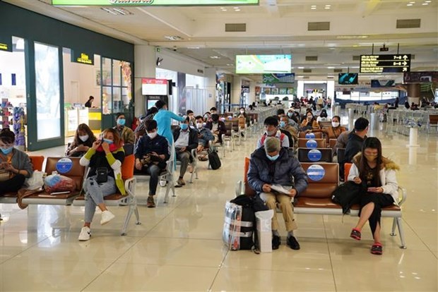 Gia tăng lượng khách qua Cảng hàng không quốc tế Nội Bài - ảnh 1