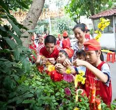 Kegiatan-kegiatan merayakan Hari Raya Tet di Vietnam - ảnh 3