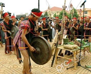 Perkenalan akan Pesta dari rakyat etnis minoritas di Vietnam - ảnh 2