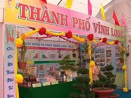 Kegiatan  menyambut peringatan Hari Pembebasan sepenuhnya Vietnam selatan. - ảnh 2