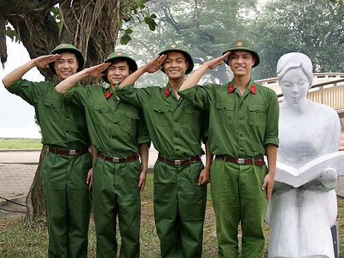 Kementerian Pertahanan Vietnam menyambut Hari Lingkungan Hidup Dunia - ảnh 1