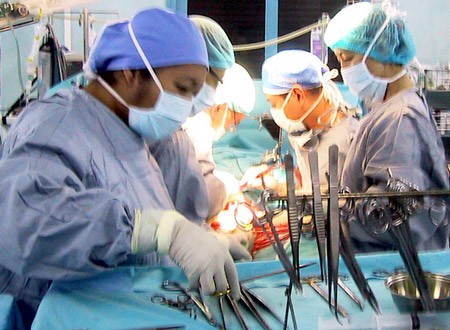 Kemajuan tentang pencangkokan organ tubuh manusia  yang telah dicapai dunia kedokteran Vietnam  - ảnh 3