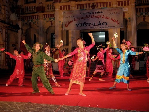  Kunjungan yang menegaskan solidaritas persahabatan  istimewa Vietnam-Laos - ảnh 4