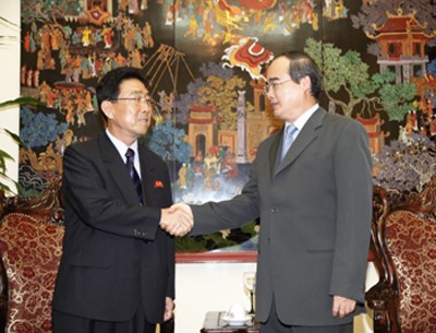 Deputi PM Vietnam Nguyen Thien Nhan menerima  Menteri Pendidikan Tinggi RDR Korea - ảnh 1