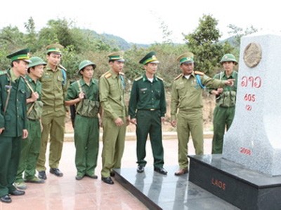 Penancapan tonggak perbatasan Vietnam-Laos akan selesai sebelum bulan September  - ảnh 1