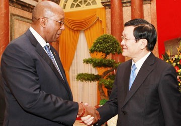 Presiden Vietnam Truong Tan Sang menerima  perwakilan dagang AS - ảnh 1