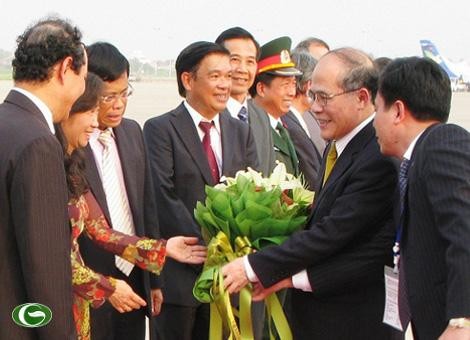 Ketua MNVN Nguyen Sinh Hung mengakhiri kunjungan menghadiri ASEP-7 di Laos - ảnh 1