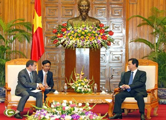 PM Nguyen Tan Dung menerima Duta Besar, Kepala Perwakilan Uni Eropa di Vietnam  - ảnh 2