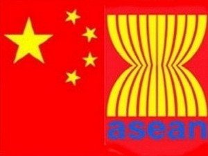 Tiongkok meneruskan kerjasama dengan ASEAN untuk membina  COC - ảnh 1