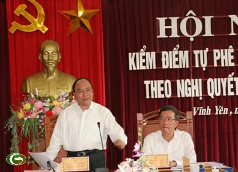 Deputi PM  Nguyen Xuan Phuc melakukan kunjungan kerja di propinsi Vinh Phuc - ảnh 1