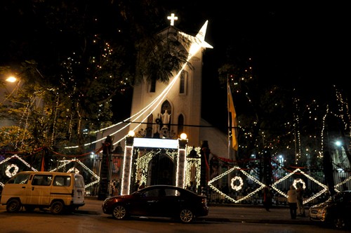 Kegiatan yang dijalankan kota Hanoi  sehubungan dengan Hari Natal  2012 - ảnh 1