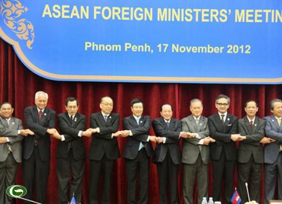 Kebulatan pendapat ASEAN: kunci kerjasama yang sukses pada tahun 2012 - ảnh 2
