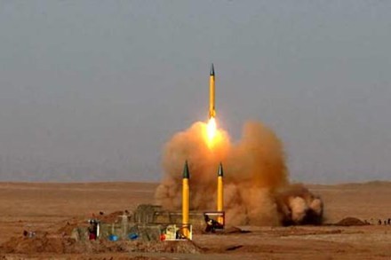 Iran melakukan uji coba rudal buatan  baru - ảnh 1
