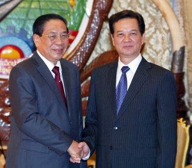 PM Vietnam Nguyen Tan Dung  mengadakan pertemuan dengan para pemimpin Laos dan Kamboja  - ảnh 1