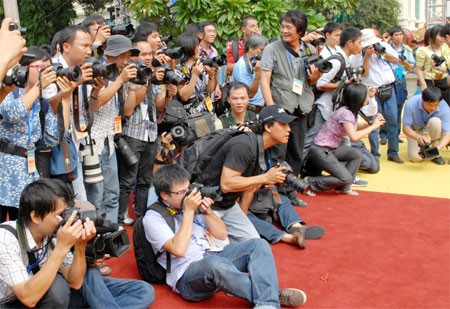 Organisasi Reporter Tanpa Perbatasan memutarbalikkan kembali kenyataan kebebasan pers Vietnam - ảnh 1