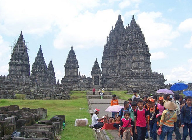 Menguak tabir  kompleks candi Prambanan-Indonesia - ảnh 3