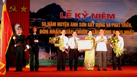 Peringatan Ult-50 didirikannya kabupaten Anh Son, propinsi Nghe An - ảnh 1