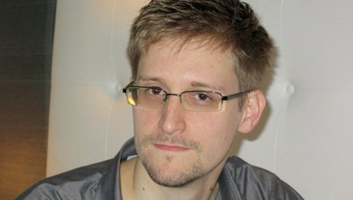 Edward Snowden menarik kembali  surat permintaan  suaka politik  di Rusia - ảnh 1